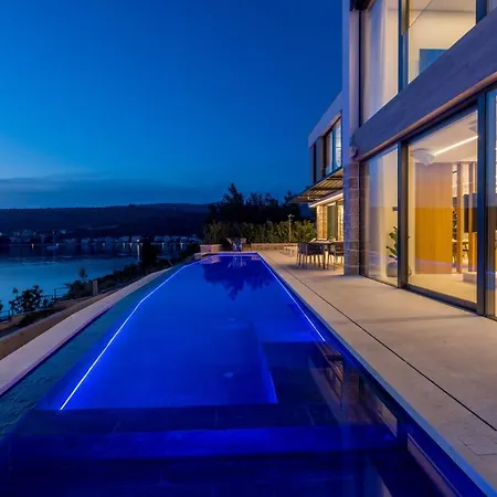 Villa Luxury Diamond One With Pool *