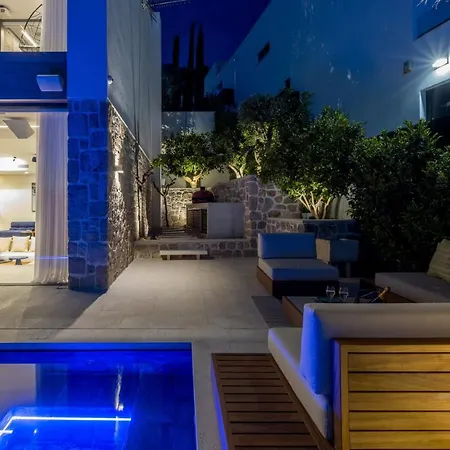Luxury Diamond One With Pool Villa *